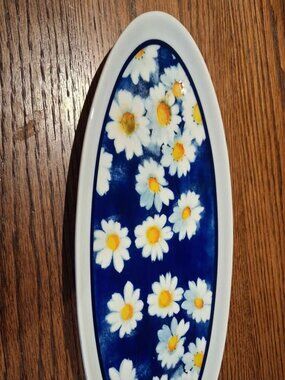Boston International Oval Plate with Flower Daisy Print